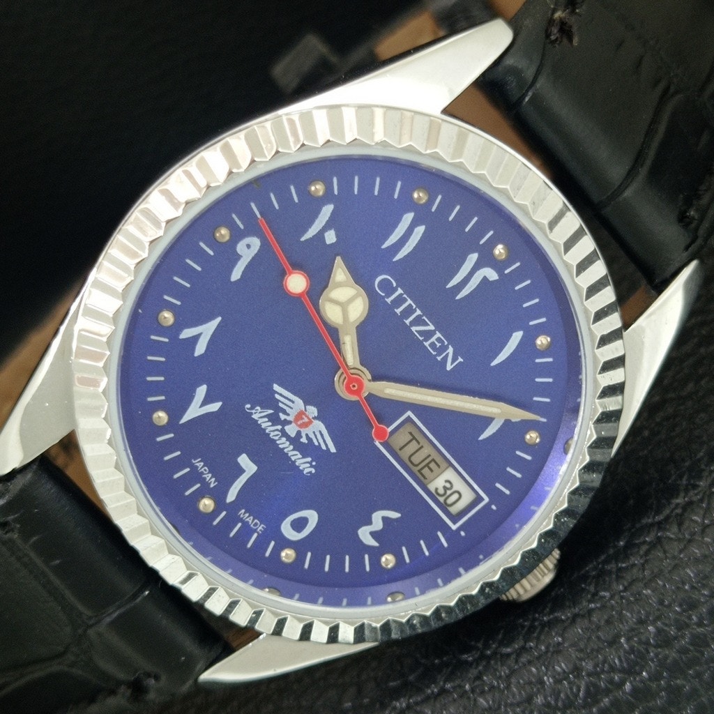 Vintage 1977 Citizen Automatic Mens Silver Watch WDaydate  Blue Accents